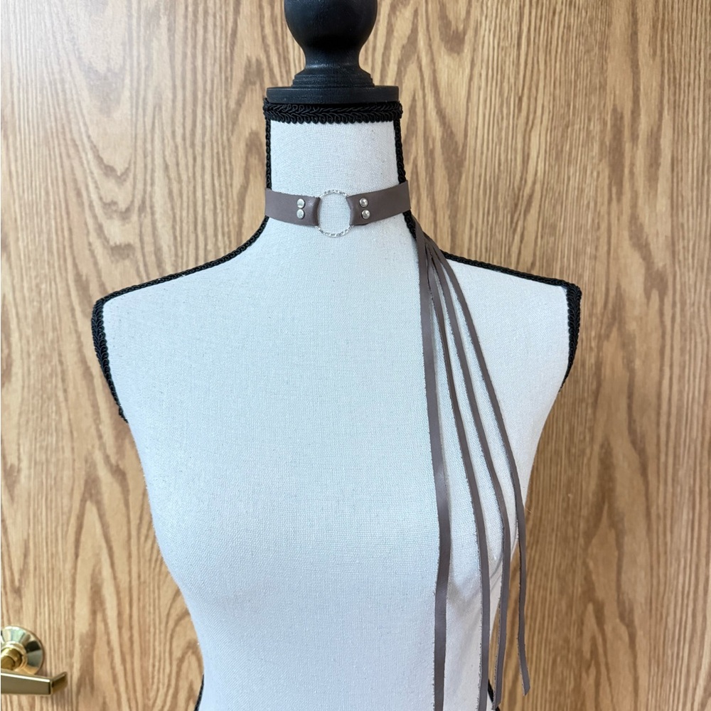 Silver peep, Mauve Choker Necklace / Bracelet